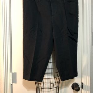 St Johns woman’s capris